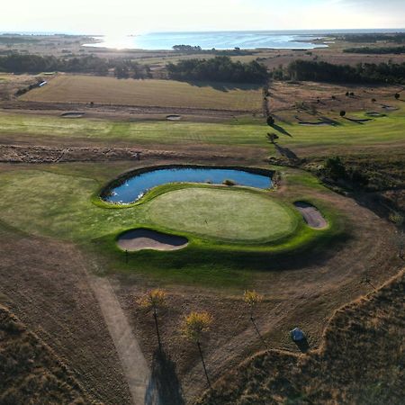 Naer Golfklubb Stugbyn Hotel Ljugarn Eksteriør billede