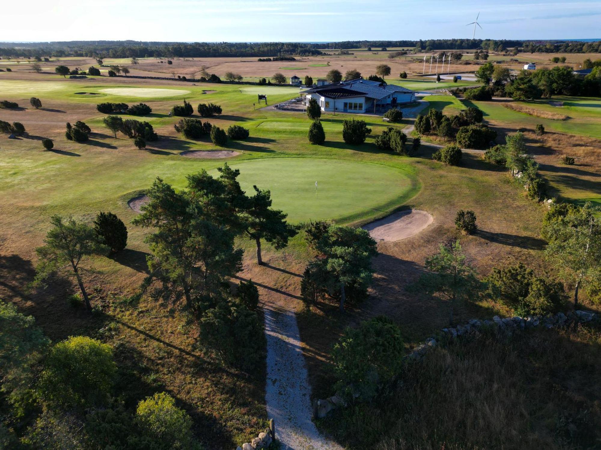 Naer Golfklubb Stugbyn Hotel Ljugarn Eksteriør billede